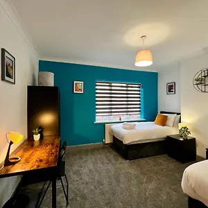 Bramhall House - Great For Contractors Or Family Holidays Holiday home